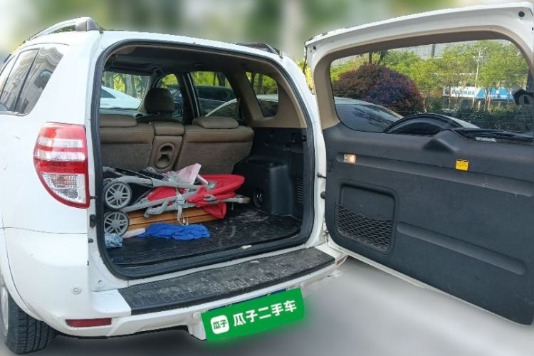 Used Toyota RAV4 2011 2.0L Automatic Luxury Edition
