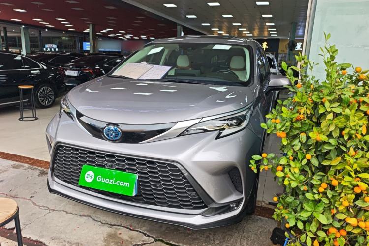 Used Toyota Granvia 2022 2.5L Hybrid Flagship Edition
