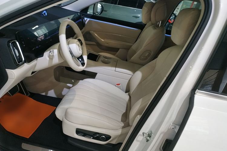 Used Hima AITO M8 2025 Extended-Range Ultra Version 53.4 kWh 6-Seater Edition Left Front Seat