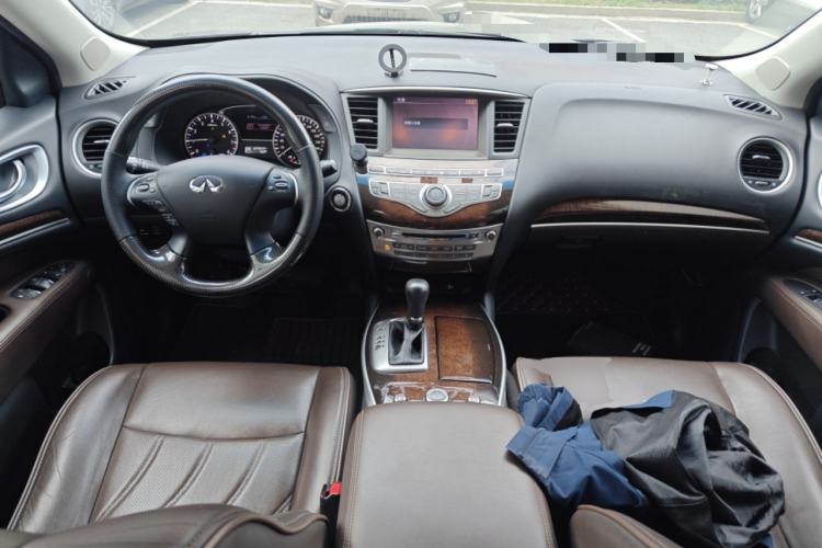 Used Infiniti QX60 2014 2.5 S/C Hybrid Two-Wheel Drive Excellence Edition Center Console