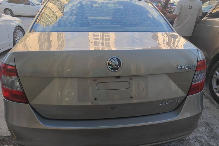 Used Skoda Rapid 2013 1.6L Automatic Smart Selection Model

