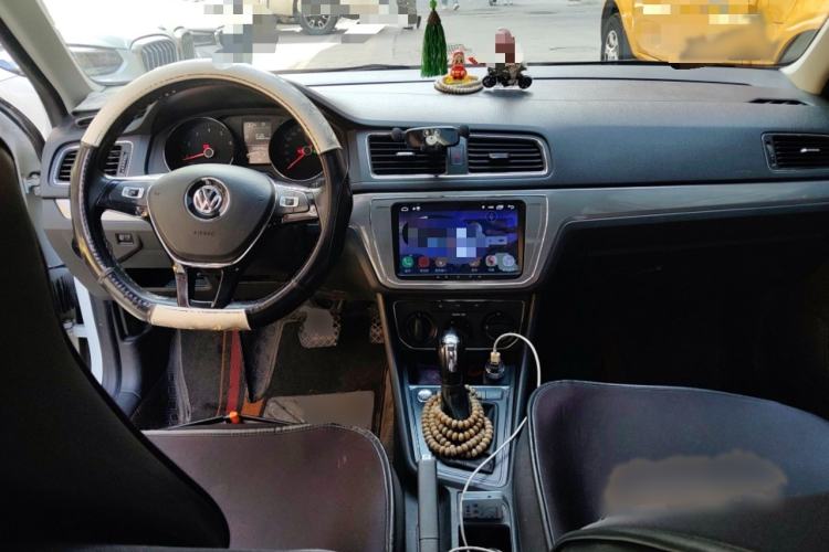 Used Volkswagen Lavida 2017 1.6L Automatic Comfort Edition Interior 2