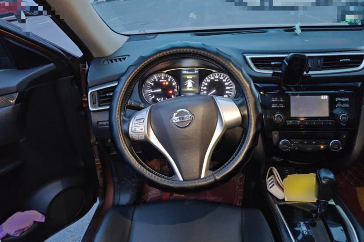 Used Nissan X-Trail 2014 2.5L CVT Leading Edition 4WD
