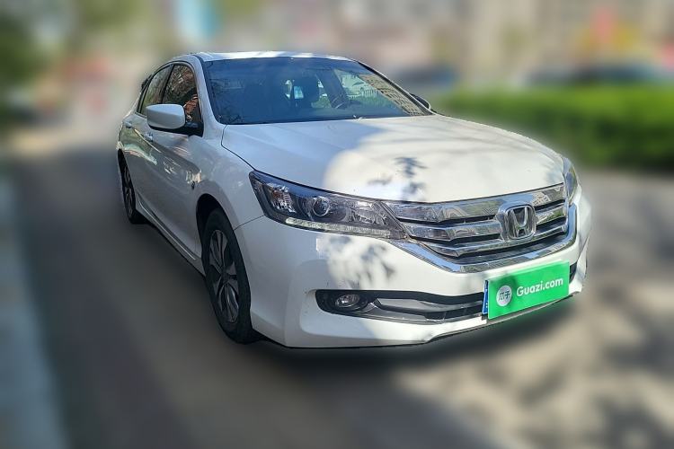 Used Honda Accord 2015 2.0L LX Comfort Edition Front Right 45 Deg