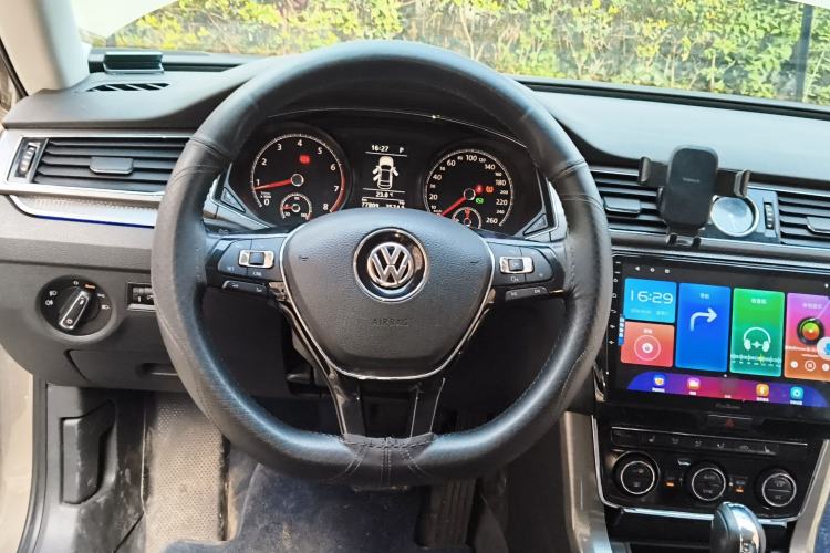 Used Volkswagen Passat 2017 330TSI DSG Luxury Edition
