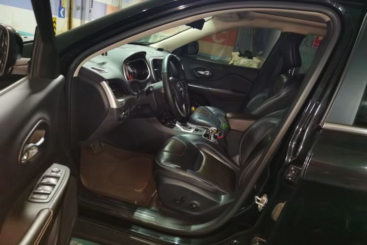 Used Jeep Cherokee 2016 2.4L Professional Smart Version