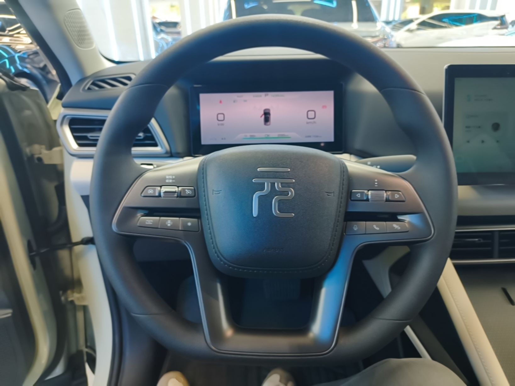 BYD Yuan UP 2025 Model 301KM Leading Version — снимка 15