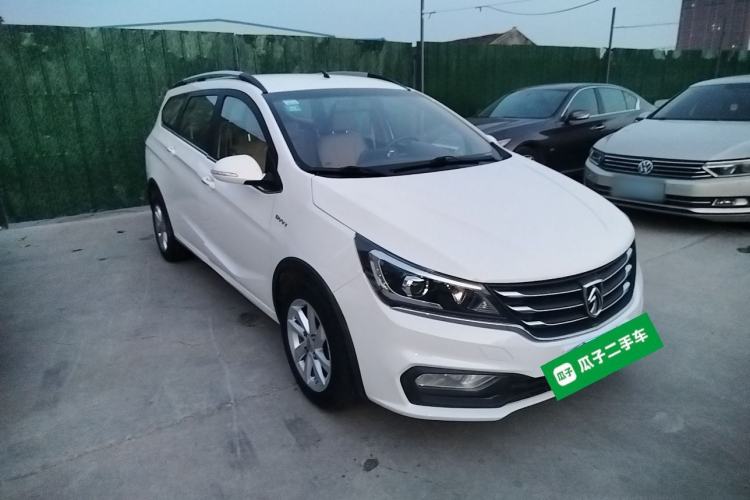 Used Baojun 310W 2017 1.5L Manual Fashion Model China V