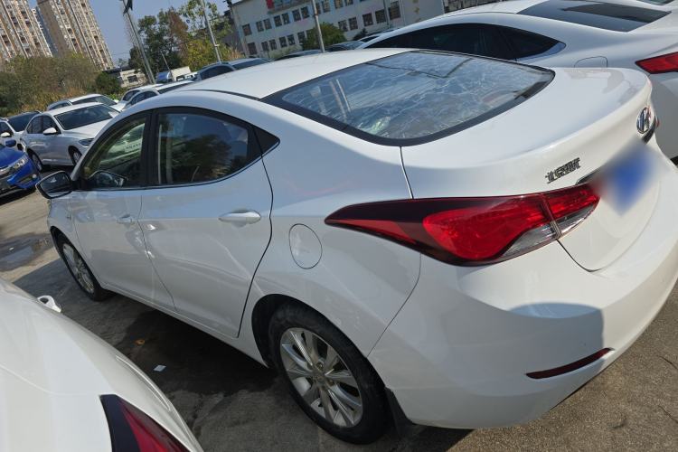 Used Hyundai Elantra (5th Generation / Langdong) 2016 1.6L Automatic Smart Version
