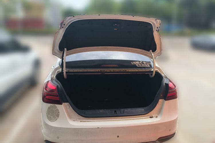 Used Geely Auto Emgrand 2019 Leading Edition 1.5L CVT Luxury Model China V Standard
