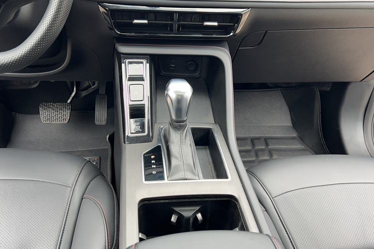 Used Roewe i5 2023 1.5L CVT Luxury Edition
