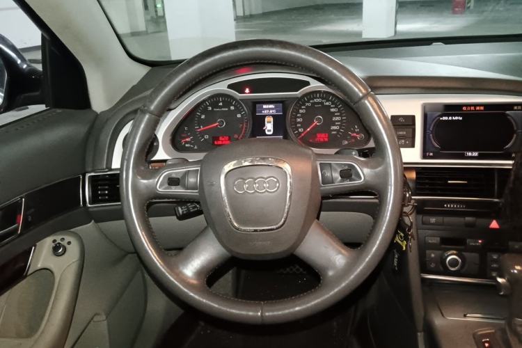 Ojetý Audi A6L 2011 2.0 TFSI Automatic Standard Edition