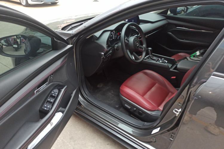 Used Mazda 3 Axela 2023 2.0L Automatic ZhiZhen Edition
