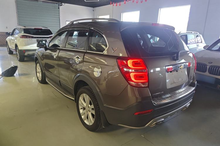 Used Chevrolet Captiva 2015 2.4L 4x4 Flagship Edition 7-Seater