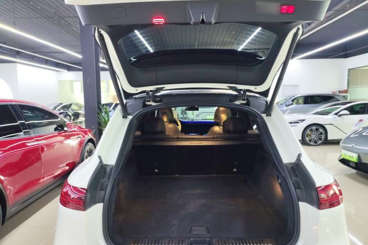 Used Mercedes-Benz EQS SUV 2023 450 4MATIC Pioneer Edition Trunk