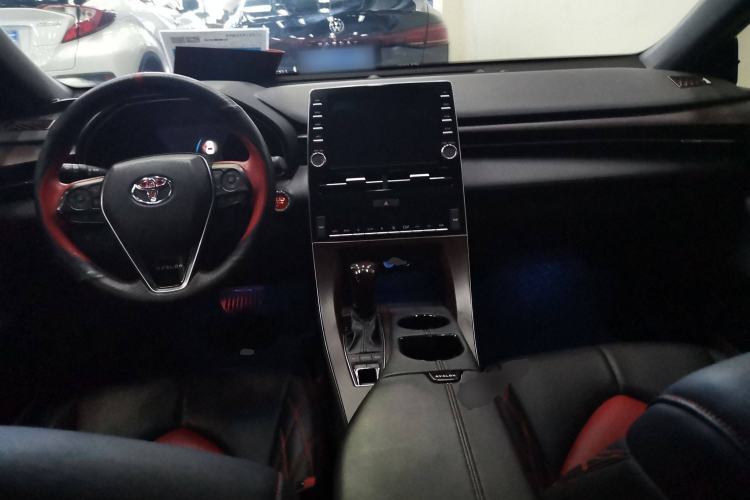 Used Toyota Avalon 2019 2.5L Ambition Version China VI Standard
