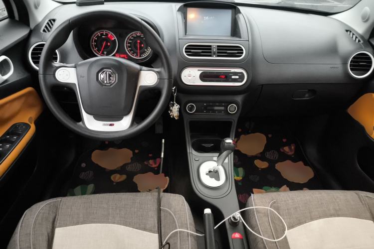 Used MG 3SW 2015 1.5L AMT Elite Model Center Console