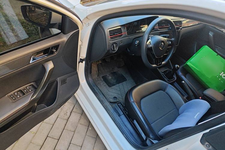 Used Volkswagen Santana 2017 Haval H9 1.6L Manual Comfort Edition
