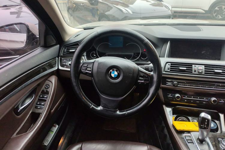 Used BMW 5 Series 2017 525Li Luxury Design Package Steering Wheel