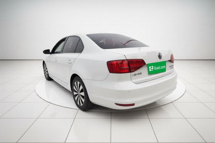 Used Volkswagen Sagitar 2017 230TSI Automatic Comfort Version
