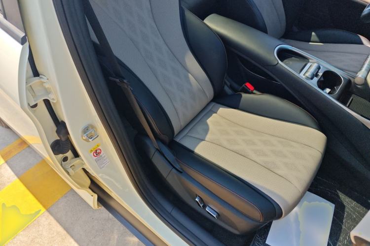 Used BYD Dolphin 2023 420 km Fashion Edition