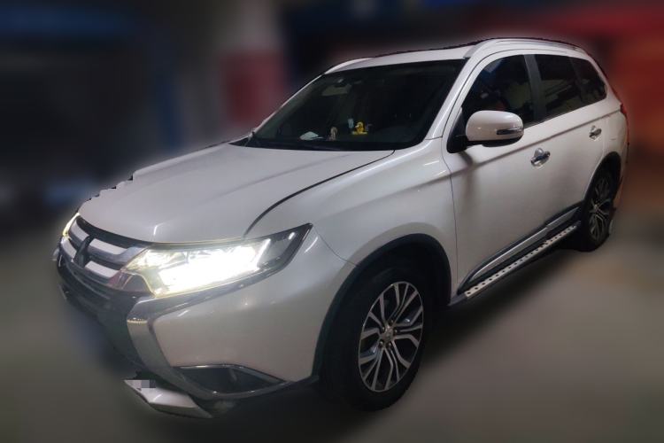 Used Mitsubishi Outlander 2018 2.4L 4x4 Luxury Edition 7-Seater Guazi used car, China used car export, Used car for sale, Used cars, Cheapest cars for sale