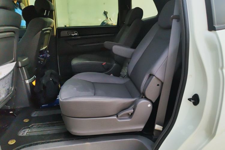 Used SsangYong Rodius 2014 2.0T Diesel Two-Wheel Drive Elite Navigation Edition