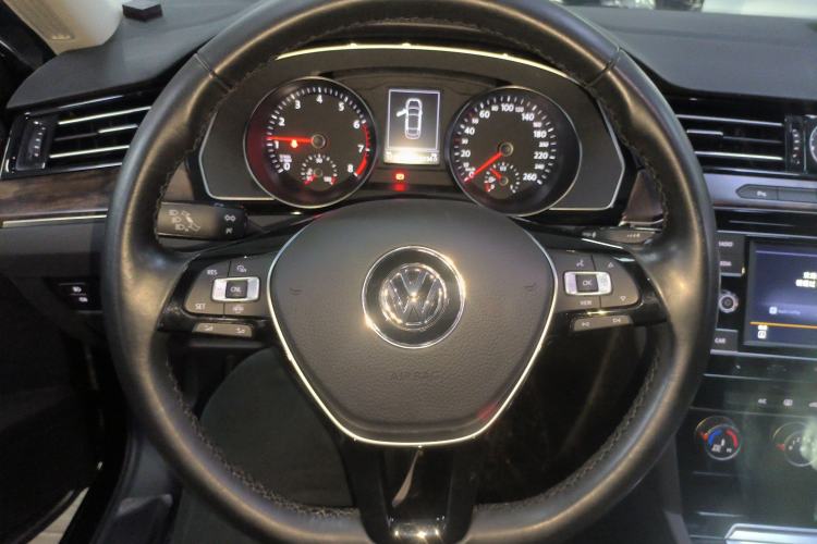 Used Volkswagen Magotan 2019 330TSI DSG Leading Model China VI Standard
