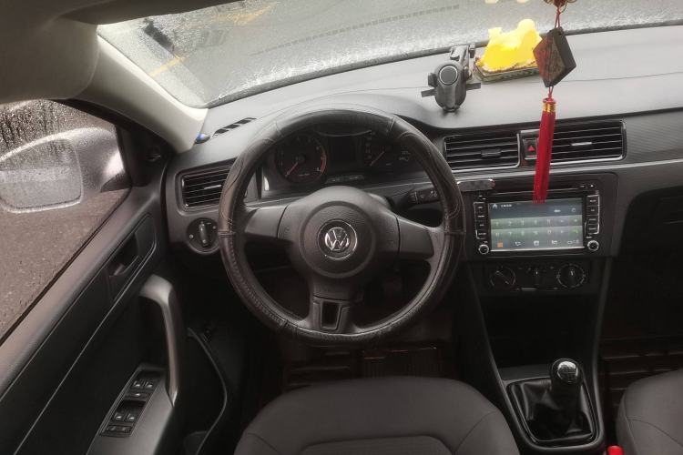 Used Volkswagen Santana 2015 1.6L Manual Fashion Edition