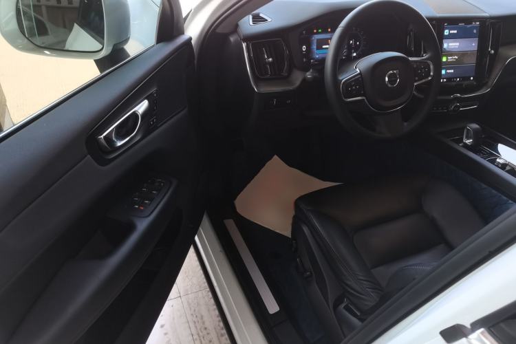 Used Volvo XC60 2022 B5 4x4 Zhiyi Luxury Edition