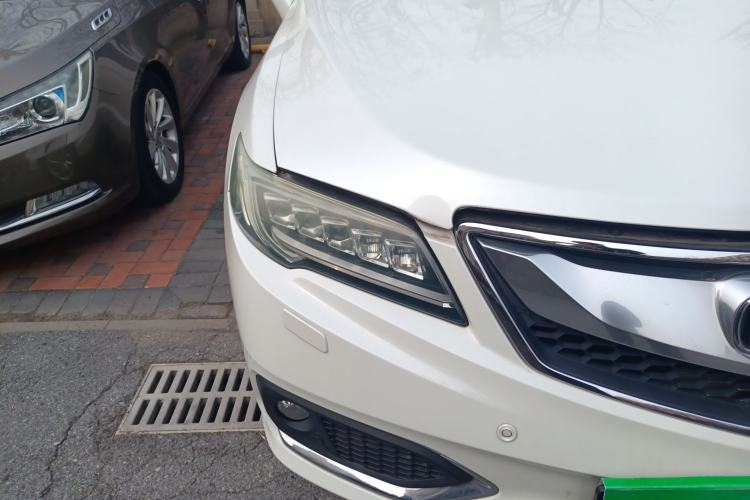 Used Acura RDX 2013 3.0L Two-Wheel Drive Elite Edition Exterior 6