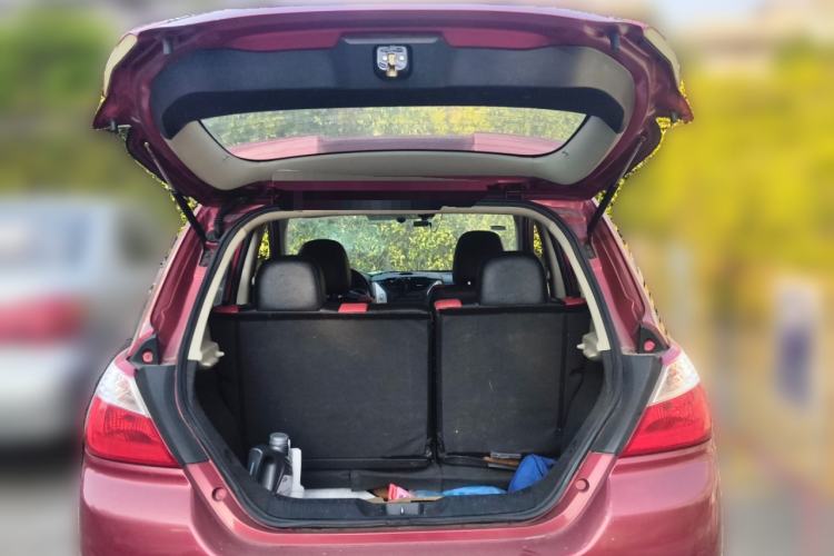 Used Venucia R50 2013 1.6L Manual Fashion Edition