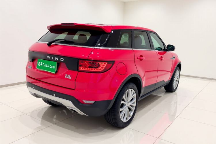 Used Land X7 2015 2.0T Panoramic Prestige Edition Rear Right 45 Deg