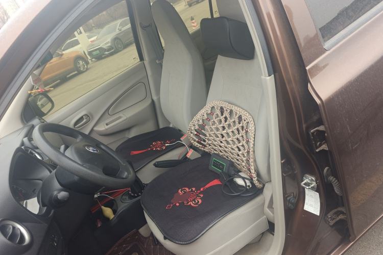 Used Venucia R30 2014 1.2L Manual Comfort Edition