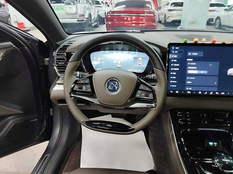 Used BYD Han 2025 EV 605KM Prestige Model — 10