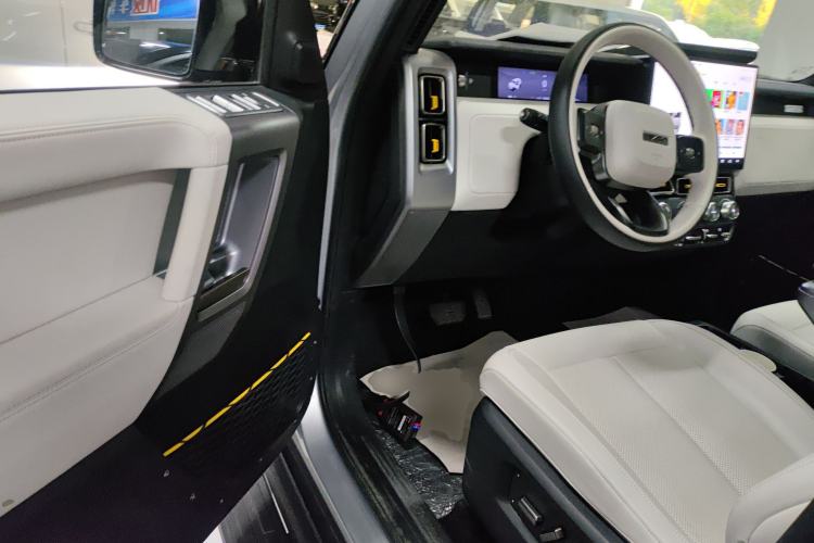 Used iCAR V23 2025 401 Two-Wheel Drive Intelligent Driving Version
