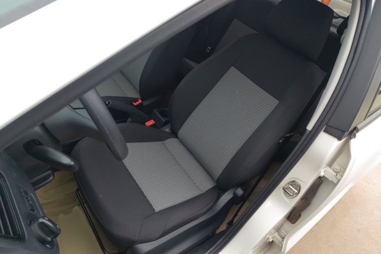 Used Volkswagen Polo 2013 1.4L Manual Fashion Edition
