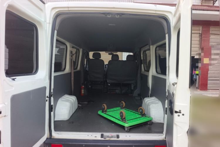 Used Dongfeng Yufeng 2016 2.5T Lingyun Van Short Wheelbase Mid-Roof China V Standard ZD25 Trunk