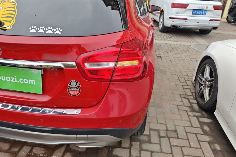 Used Mercedes-Benz GLA 2015 GLA 220 4MATIC Luxury Model Exterior 3