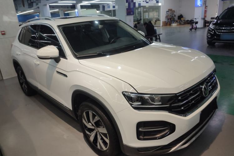 Used Volkswagen Tayron 2020 280TSI Two-Wheel Drive Luxury Connect Edition Front Right 45 Deg