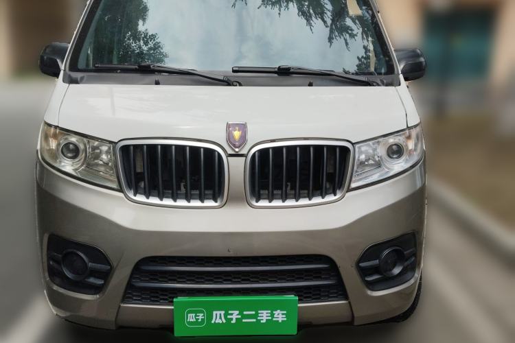 Used Jinbei Hiace X30 2023 1.5L Business-Grade Minibus 5/6/7-Seater Central Air Conditioning Version SWC15M