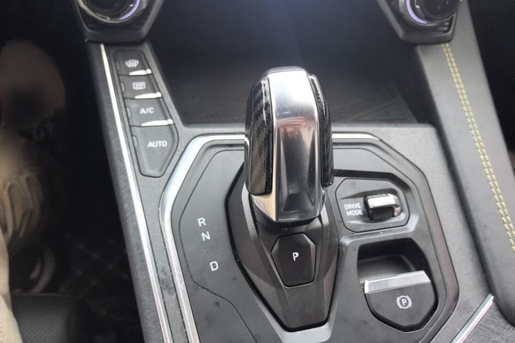 Used Lynk & Co 05 2020 2.0TD Two-Wheel Drive Shine Halo Gear Lever