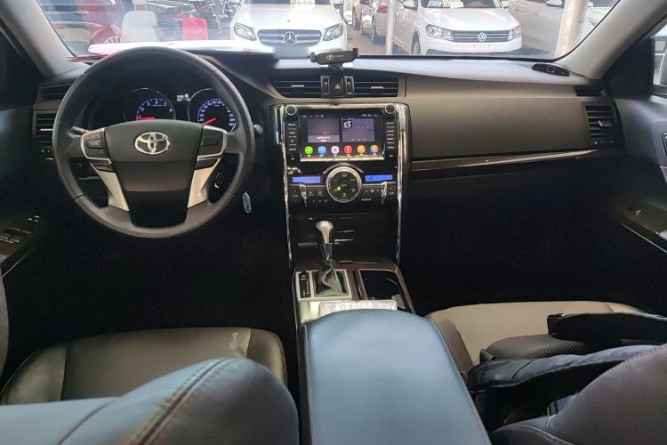 Used Toyota Reiz 2013 2.5V Elite Edition Center Console