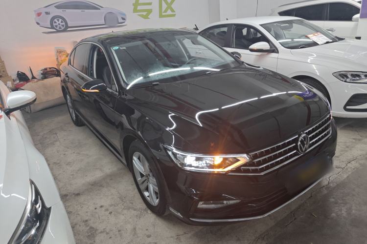 Used Volkswagen Magotan 2025 Zhongxiang Version 280TSI DSG Comfort Edition