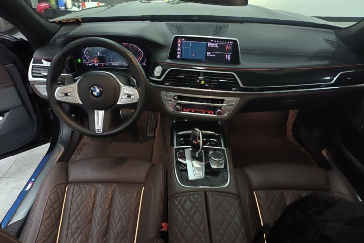 Used BMW 7 Series 2021 740Li Leading Model M Sport Package Center Console