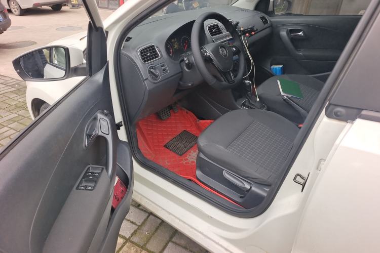 Used Volkswagen Polo 2016 1.6L Automatic Comfort Model