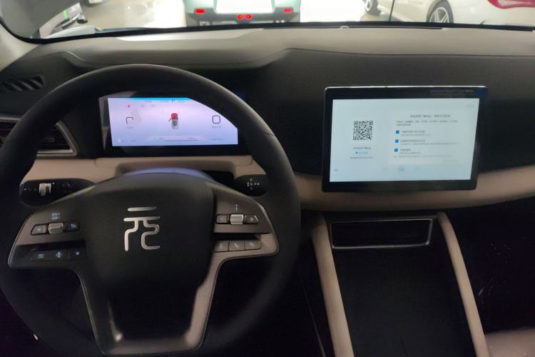 Used BYD Yuan UP 2025 Model 301KM Leading Version
