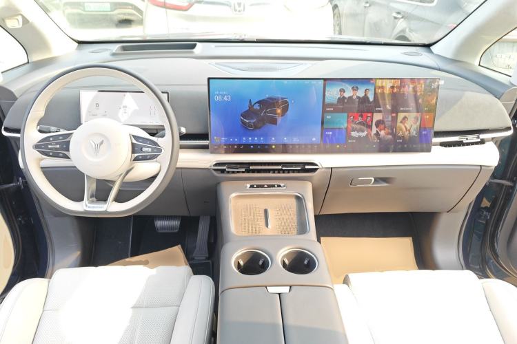 Used VOYAH Dream 2025 PHEV Four-Wheel-Drive Flagship Kunpeng Edition Center Console