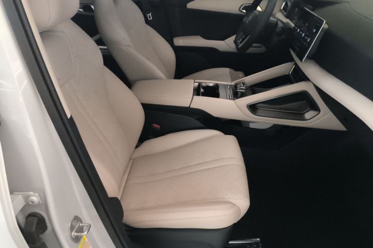 Used BYD Yuan UP 2024 401 km Active Version Right Front Seat