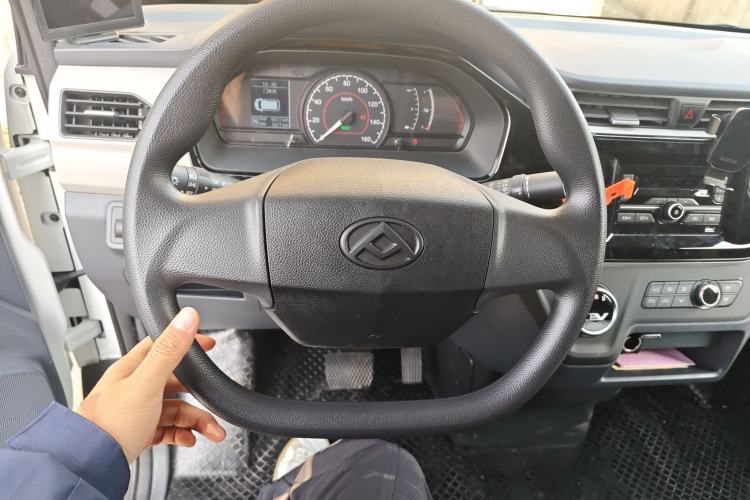 Used SAIC MAXUS EV30 2023 Pure-Electric Smart Logistics Expert with Long Wheelbase Guoxuan
